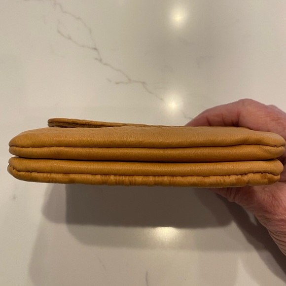 NWOT Brama Handmade Canada Deerskin Tooled Leather Wallet - Picture 9 of 14